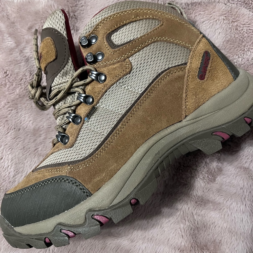 HI-TEC Skamania Mid hiking boots